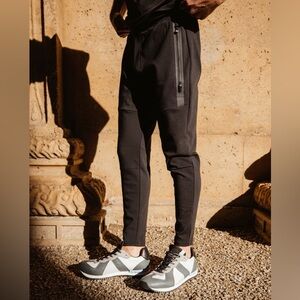 Greyson Men’s Size Medium Sequoia Lux Joggers Black Performance Golf Stretch